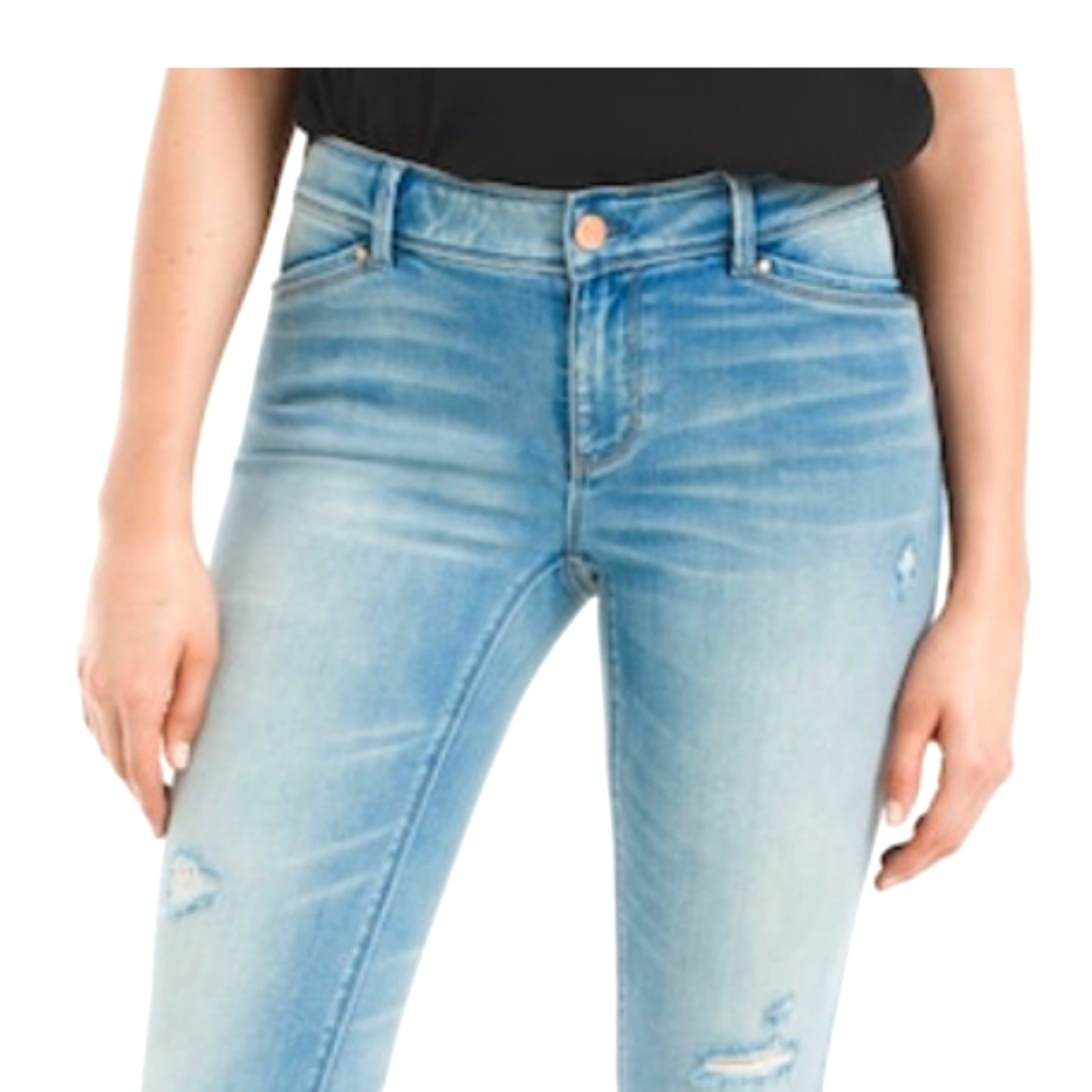 White House Black Market 👖 distressed jeans